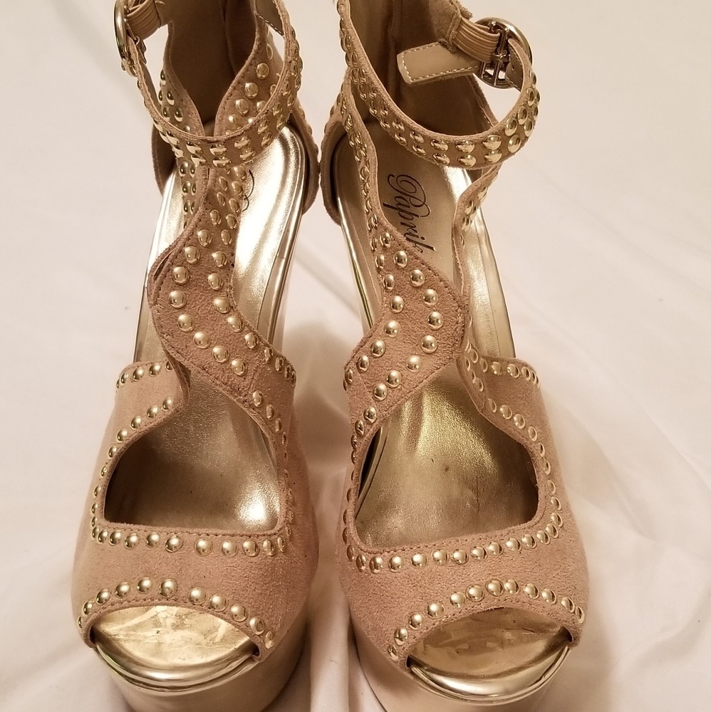 Gold open- toed wedges